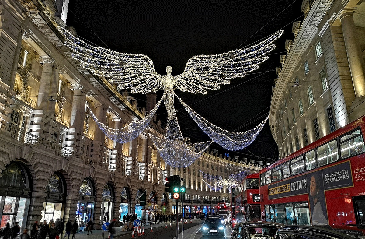 Image of London for the most romantic destinations at Christmas