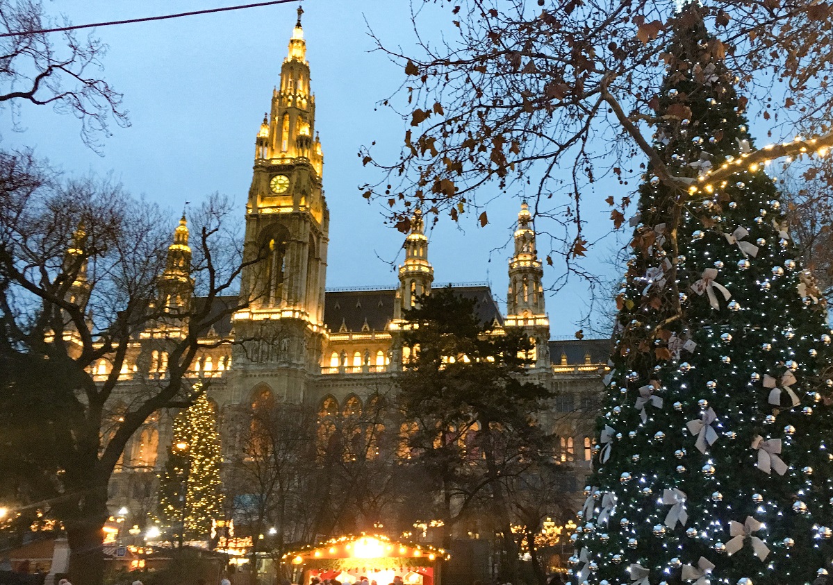 Image of Vienna for romantic destinations at Christmas