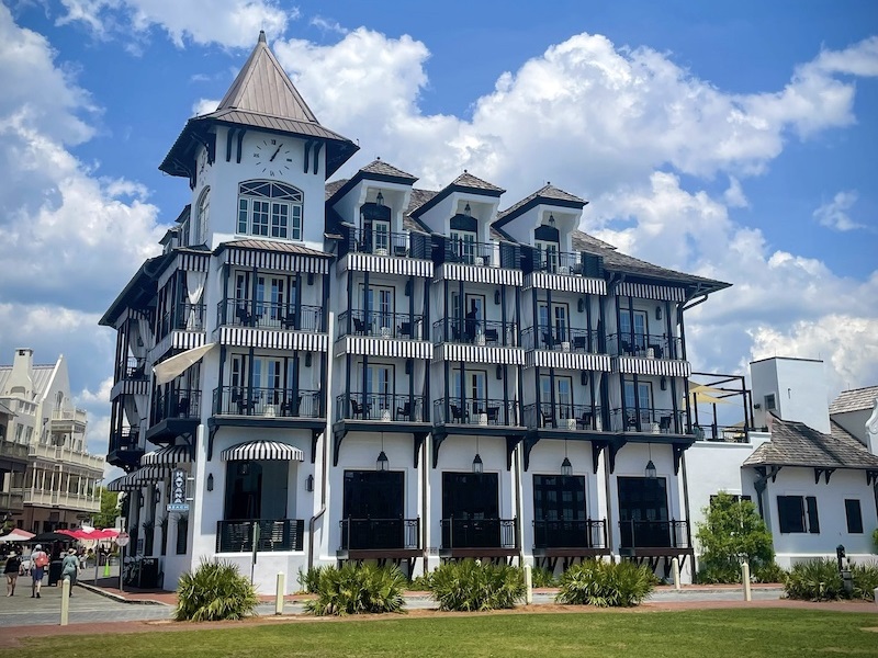 Landscape image of Hotel in Florida at Christmas